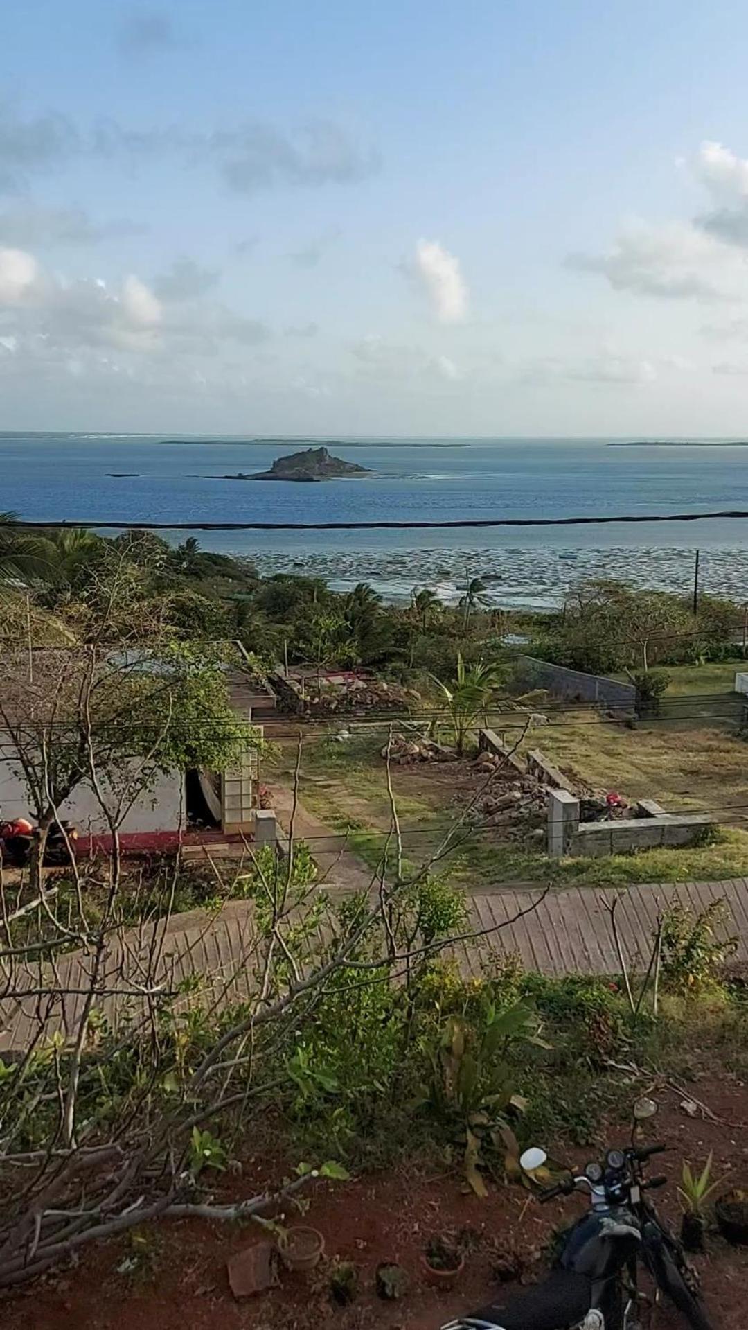 Ocean Viewpoint Lodge Порт-Матюрен Экстерьер фото