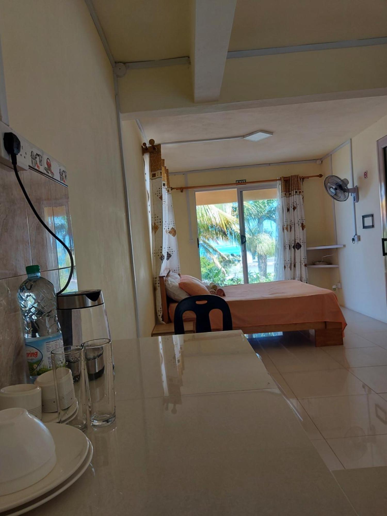 Ocean Viewpoint Lodge Порт-Матюрен Экстерьер фото