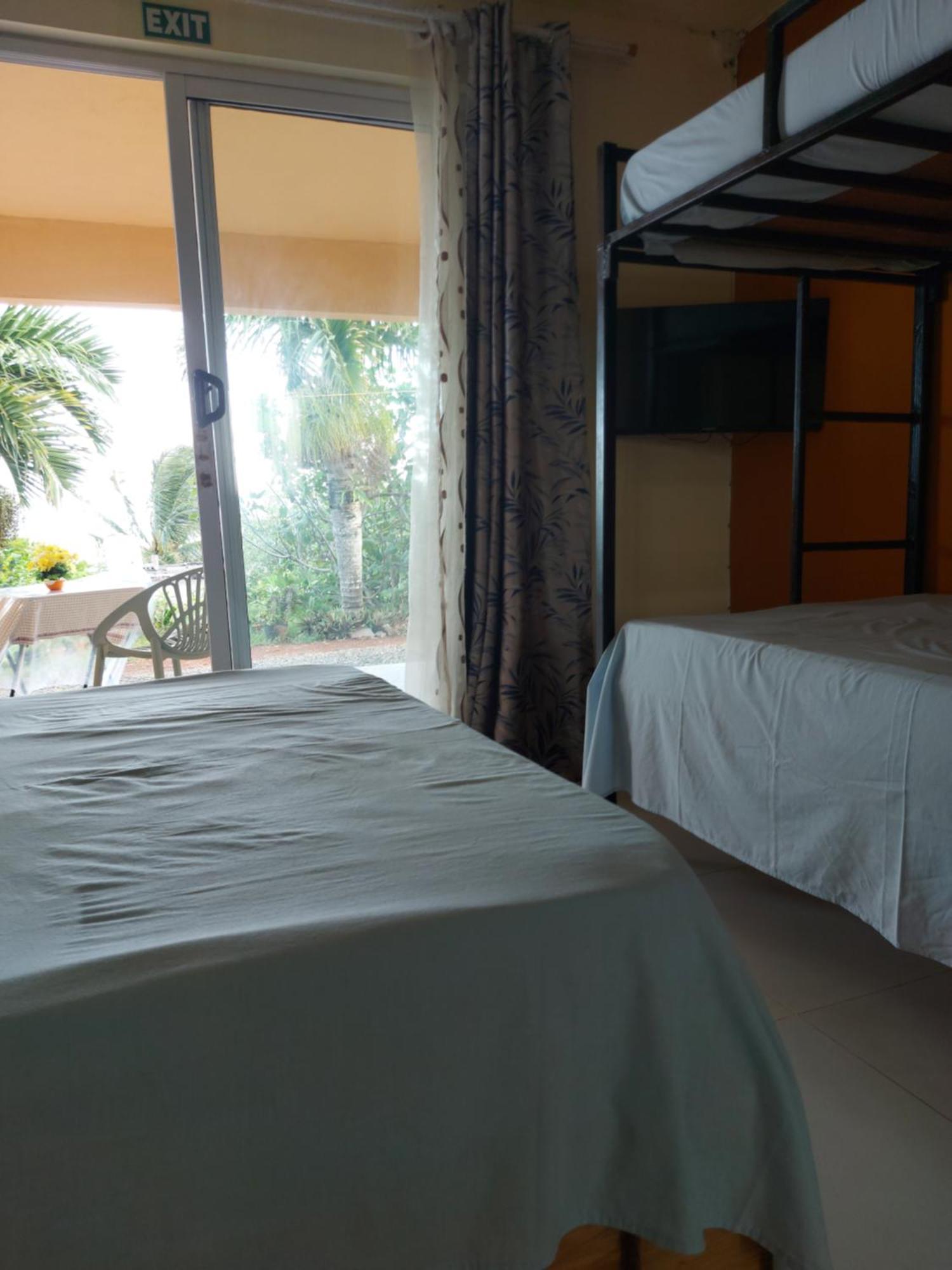 Ocean Viewpoint Lodge Порт-Матюрен Экстерьер фото